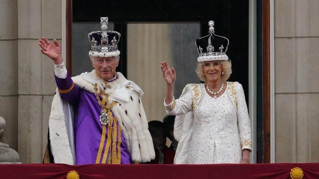 La ceremonia de coronación del Rey Carlos III, con la Reina Camila